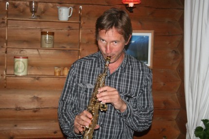 Morten Halle framførte Juleverseet på saksofon.