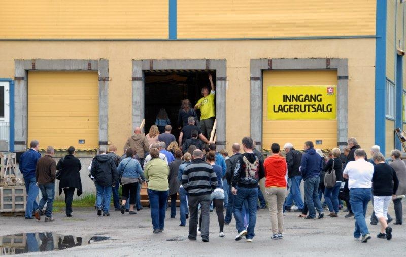 Pangstart på lagersalget på Talgø