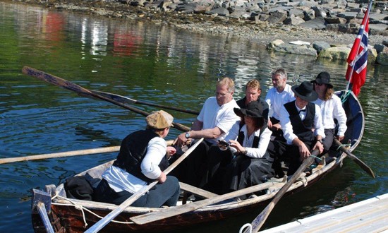 Med kirkebåt fra Nordvik til Stangvika