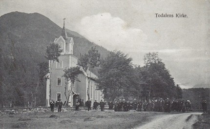17 Todalen kyrkje (1905)
