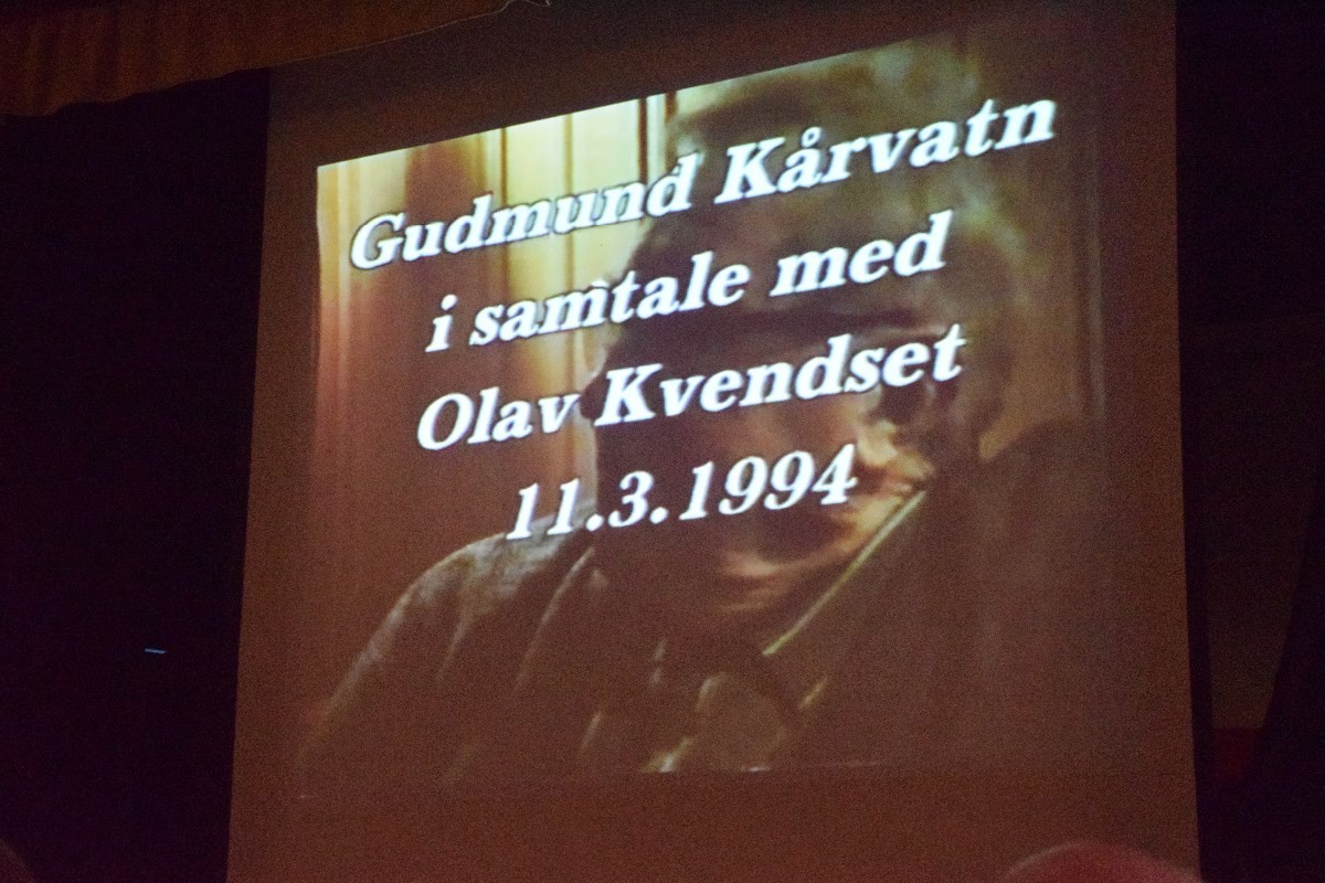 Opptak av samtalen mellom Gudmund og Olav skjedde i 1994 og vart filma av Svein Åge Saksen