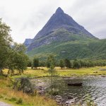 04-Langs-innerdalsvatnet