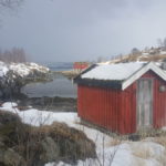 Værbitt naust ved Saltstraumen i Bodø