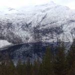 Speilblank fjord.