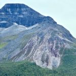 Skarfjellet med steinsprang