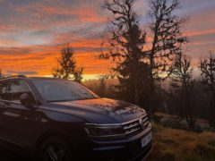 Volkswagen i solnedgang